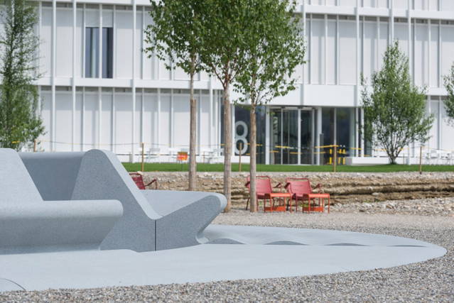 Oscillation bench, 2014 - Novartis Campus, Basel – 2015 - Photo: Christian Bettinger / PHOTO BASILISK AG 