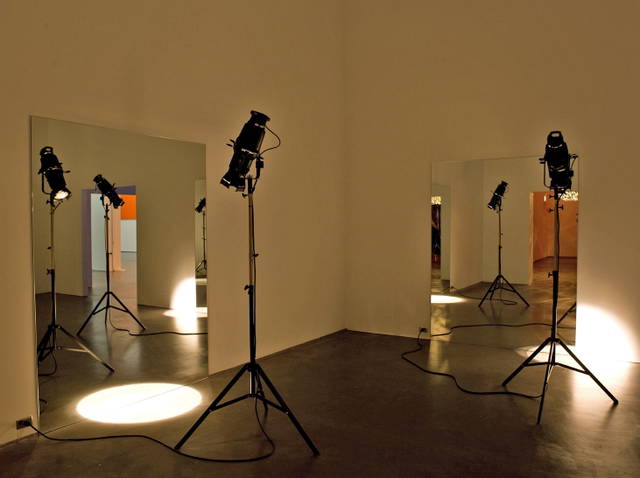 Mirror door (user), 2008 - Museum of Contemporary Art Chicago – 2008 - Photo: Nathan Keay / Courtesy of Museum of Contemporary Art Chicago