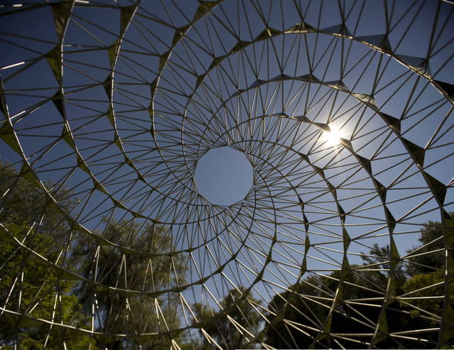 Sunspot sphere, 2005 - Private collection, Connecticut – 2005 - Photo: Fabian Birgfeld, PhotoTECHTONICS