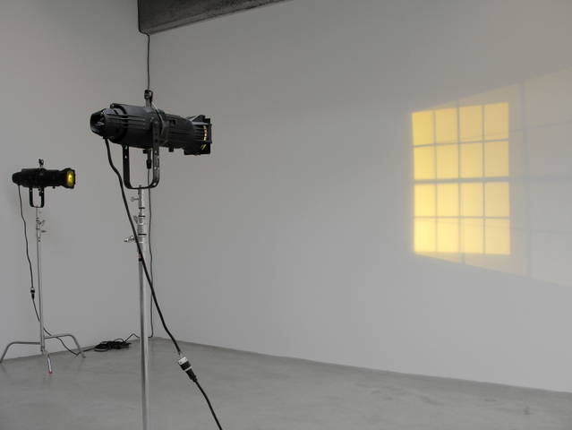Yellow double hung windows, 1999 - Tanya Bonakdar Gallery, New York – 1999 - Photo: Oren Slor