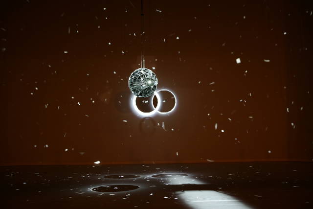 Square sphere, 2007 - Staatsoper Unter den Linden, Berlin – 2007 - Photo: Studio Olafur Eliasson