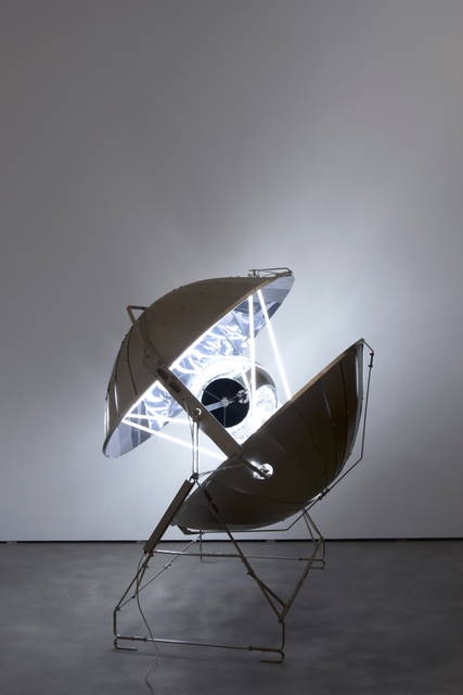 Forever lamp, 2011 - Photo: María del Pilar García Ayensa / Studio Olafur Eliasson