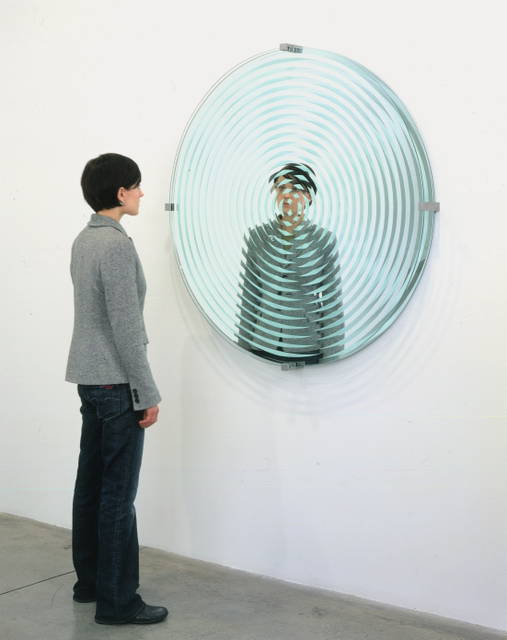 Concentric mirror, 2004 - Tanya Bonakdar Gallery, New York – 2004 - Photo: Oren Slor