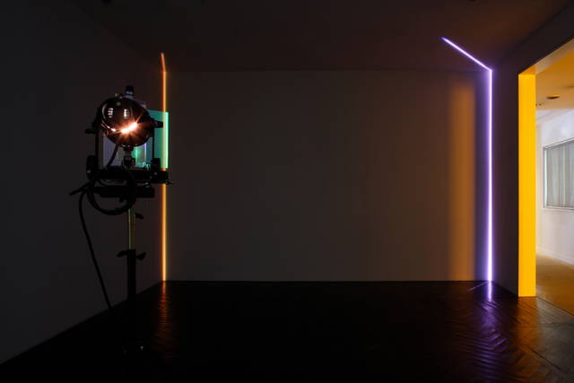Four corners light, 2004 - Hara Museum of Contemporary Art, Tokyo – 2005 - Photo: Jens Ziehe