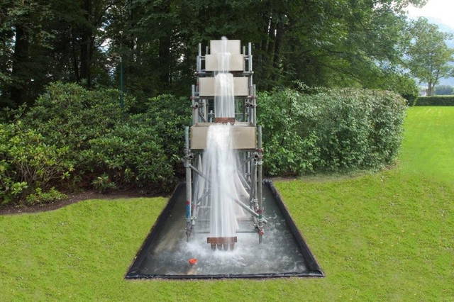 Reversed waterfall, 1998 - Kunstpark der Casa Salzburg, Austria – 1998 - Photo: Rudolf Strobl