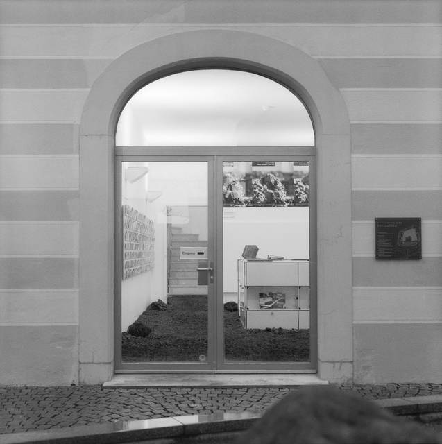 The body as brain - Lava floor: Projekt Sammlung (5) - Kunsthaus Zug, Switzerland – 2007 - Photo: Florian Holzherr