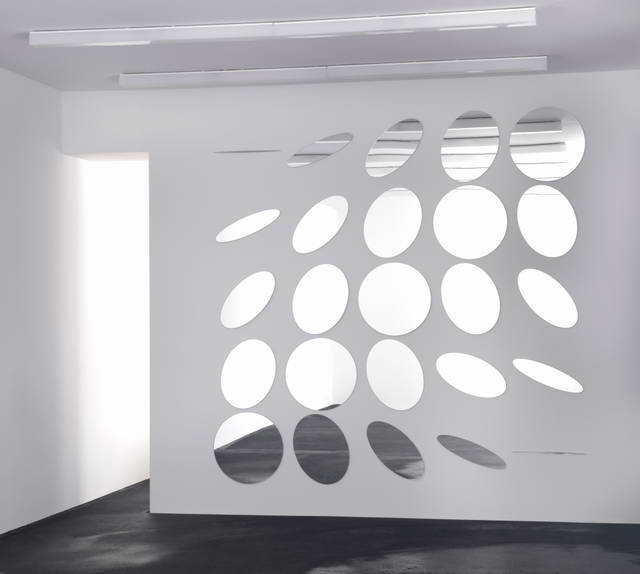 Tilted circles diagram, 2008 - neugerriemschneider, Berlin – 2008 - Photo: Jens Ziehe