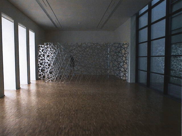 Fivefold symmetry walls, 1998 - Galerie für Zeitgenössische Kunst, Leipzig, Germany – 1998 - Photo: Olafur Eliasson