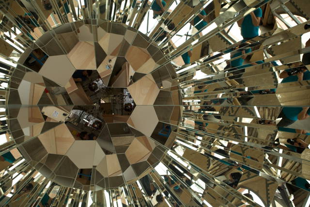 Your plural view, 2011 - Studio Olafur Eliasson, Berlin – 2011 - Photo: Studio Olafur Eliasson