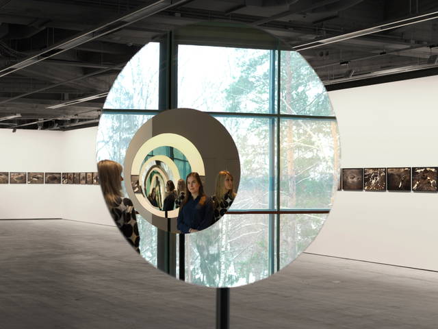 Pentagonal mirror tunnel
