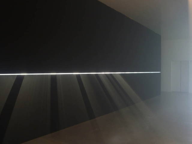 Less light horizon, 2009 - 21st Century Museum of Contemporary Art, Kanazawa, Japan – 2009 - Photo: Studio Olafur Eliasson