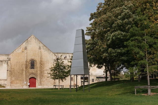 Votre vue amplifiée (Your amplified view), 2025 - Le Château de Caen, France – 2025 - Photo: C. Schuhmann