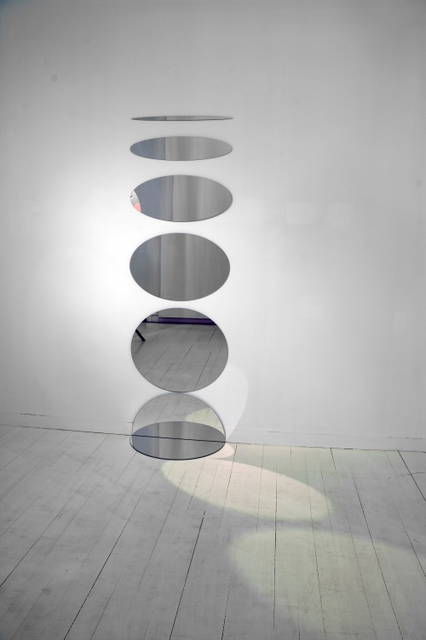Six circle rotation, 2008 - Galería Elvira González, Madrid – 2008 - Photo: Victor Munoz