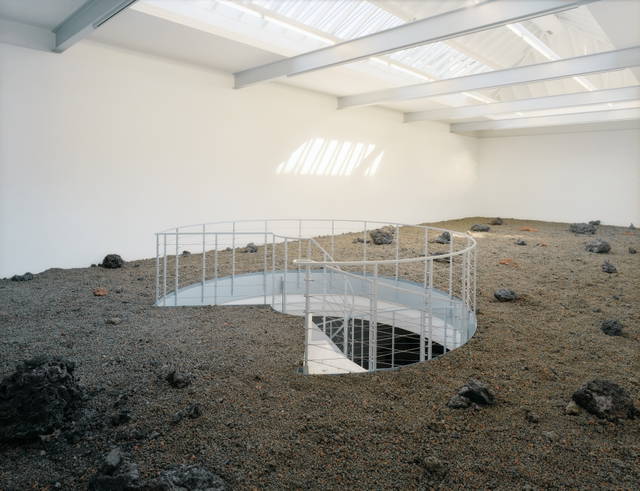 The body as brain - Lava floor: Projekt Sammlung (5) - Kunsthaus Zug, Switzerland – 2007 - Photo: Florian Holzherr