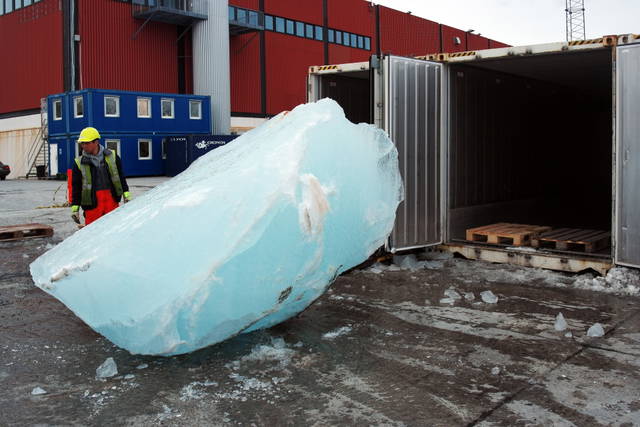 Ice Watch, 2014 - Photo: Group Greenland