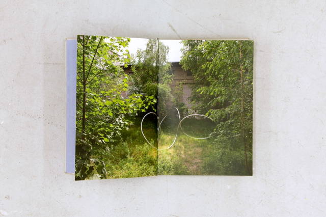 Spread from Olafur Eliasson: Your mobile expectations; BMW H2R project, edited by Martina Kupiak / Studio Olafur Eliasson, Baden 2008