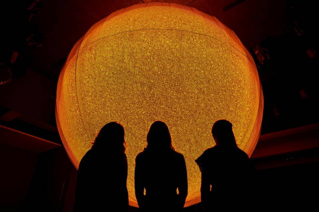 Olafur Eliasson: Presence