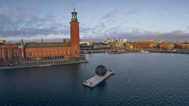 Your Star, 2015 during the day, in position on the barge - Stockholm – 2015 - Photo: Alcuin Stevenson / Studio Olafur Eliasson