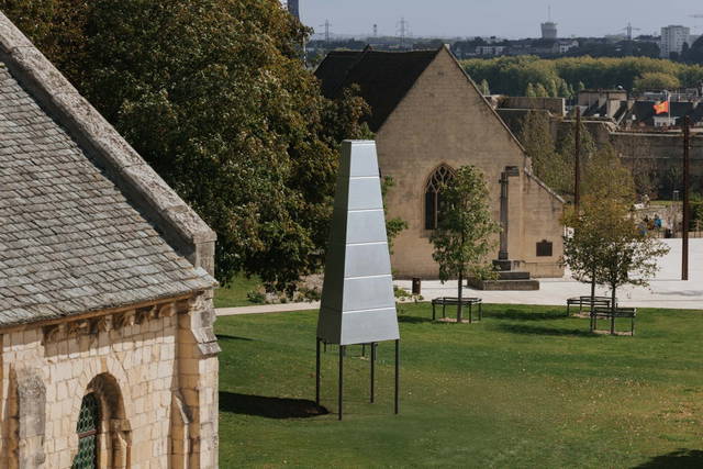 Votre vue amplifiée (Your amplified view), 2025 - Le Château de Caen, France – 2025 - Photo: C. Schuhmann
