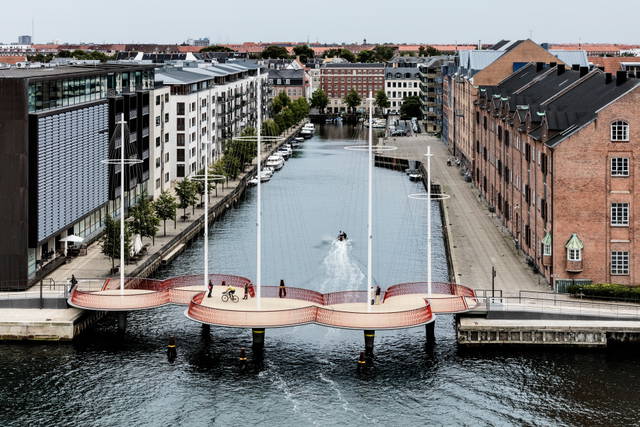 Cirkelbroen, 2015 - Christianshavn Canal, Copenhagen – 2015 - Photo: Anders Sune Berg
