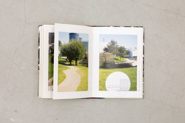 Spread from Olafur Eliasson: Dufttunnel, 2004 - Scent Tunnel, edited by Astrid Jentsch and Autostadt Wolfsburg, Ostfildern Ruit 2005