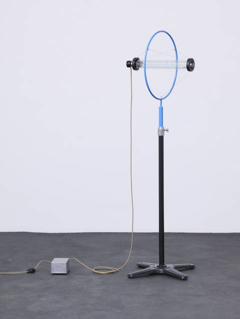 Monofrequency lamp, 2004 - neugerriemschneider, Berlin – 2004 - Photo: Jens Ziehe