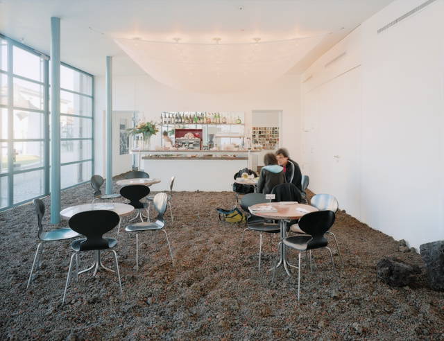 The body as brain - Lava floor: Projekt Sammlung (5) - Kunsthaus Zug, Switzerland – 2007 - Photo: Florian Holzherr