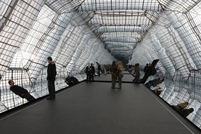Mikroskop, 2010 - Martin-Gropius-Bau, Berlin – 2010 - Photo: María del Pilar García Ayensa / Studio Olafur Eliasson 