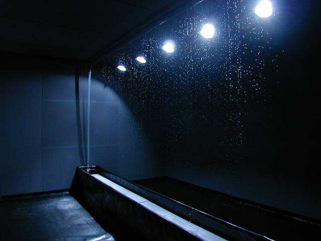 Your strange certainty still kept, 1996 - Zentrum für internationale Lichtkunst Unna, Germany – 2001 - Photo: Franz Wamhof