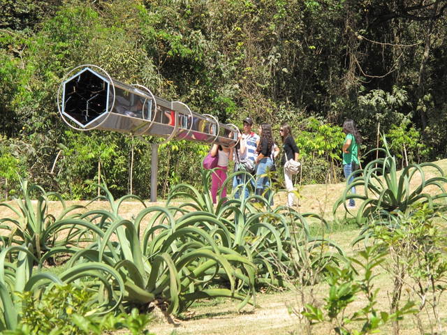 Viewing machine, 2001/2008 - Inhotim, CACI, Brumadinho, Brazil – 2010 - Photo: Jochen Volz