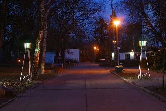 Leuchttürme, 2000 - Max-Delbrück-Centrum, Berlin – 2000 - Photo: Hans-Georg Gaul 