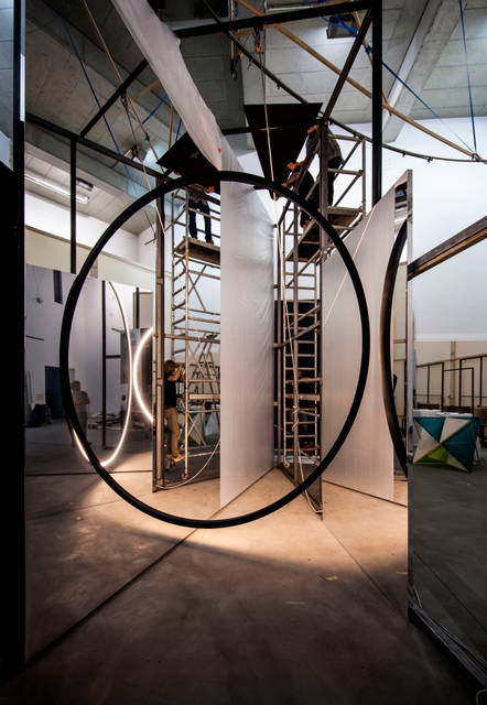 At Studio Olafur Eliasson, testing Your sense of unity, 2016 - Photo: María del Pilar García Ayensa / Studio Olafur Eliasson 