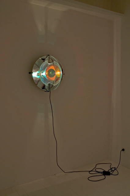 Red beginning in a black hole, 2010 - Galería Elvira González, Madrid – 2010 - Photo: Victor Munoz