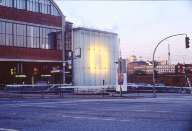 Installation view of Thoka, 1995 - Kunstverein in Hamburg – 1995 - Photo: Victor Dahmen