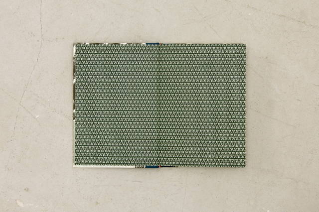 Spread from Olafur Eliasson: Dufttunnel - Scent Tunnel, edited by Astrid Jentsch and Autostadt Wolfsburg, Ostfildern Ruit 2005