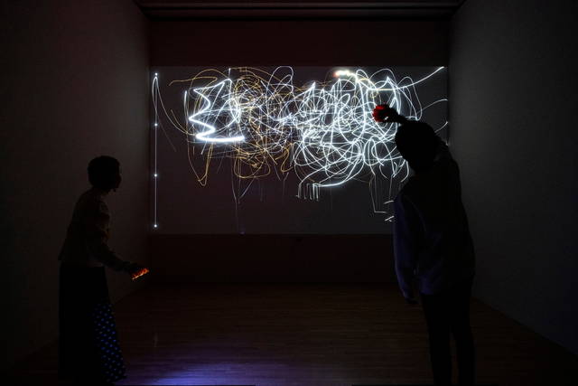 Sunlight grafitti - Museum of Contemporary Art Tokyo – 2020 - Photo: Kazuo Fukunaga