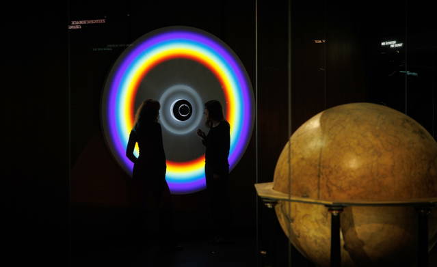 Euphorisches Licht für den Mathematisch-Physikalischen Salon (Euphoric light for the Mathematisch-Physikalischer Salon) - SKD | Mathematisch-Physikalischer Salon, Dresden, Germany – 2026 - Photo: Oliver Killig