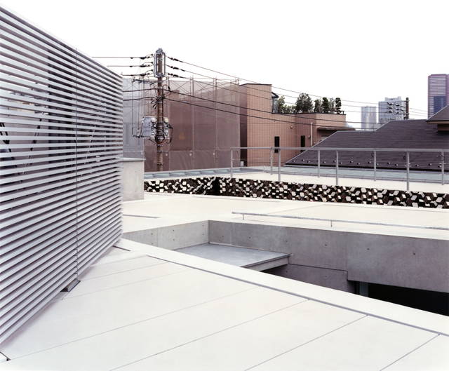 Tile for Yu-un, 2006 - Private collection, Tokyo – 2006 - Photo: Tomoki Imai