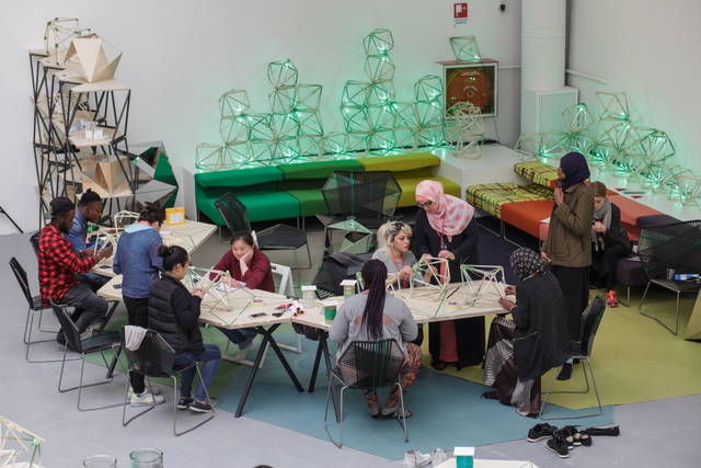 Olafur Eliasson: Green light – An artistic workshop