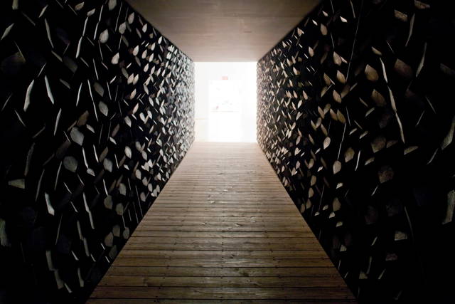 Soil quasi bricks - San Francisco Museum of Modern Art – 2007 - Photo: Ian Reeves / Courtesy of San Francisco Museum of Modern Art