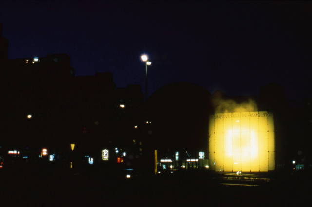 Installation view of Thoka, 1995 - Kunstverein in Hamburg – 1995 - Photo: Victor Dahmen