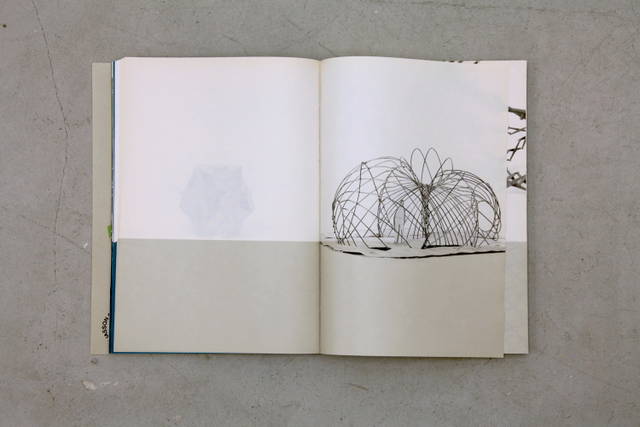Spread from Chaque matin je me sens différent, chaque soir je me sens le même, edited by Angeline Scherf, Paris 2002