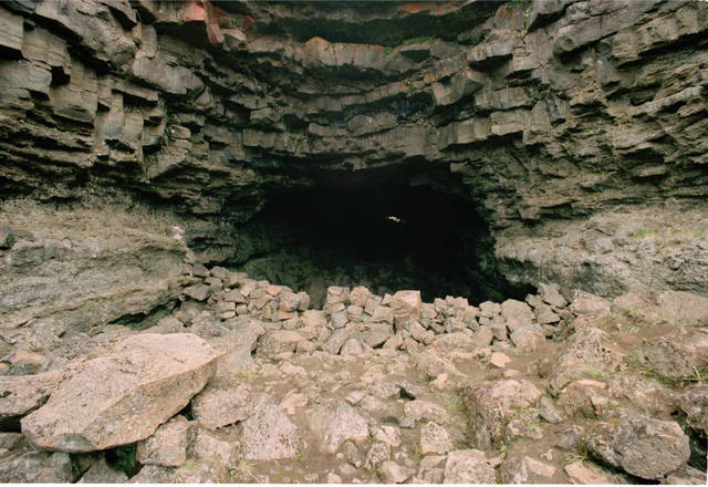 The cave series, looking in, 1998, 1998, single print