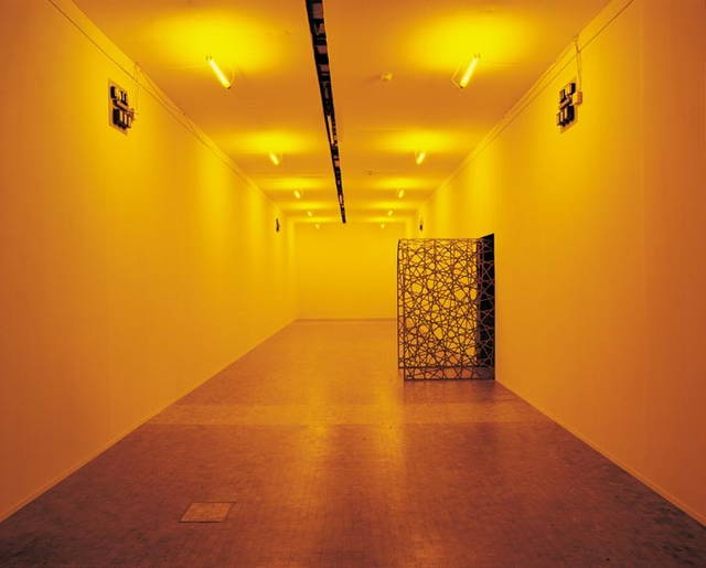 Room for one colour, 1997 - Zentrum für internationale Lichtkunst Unna, Germany – 2001 - Photo: Franz Warmhof