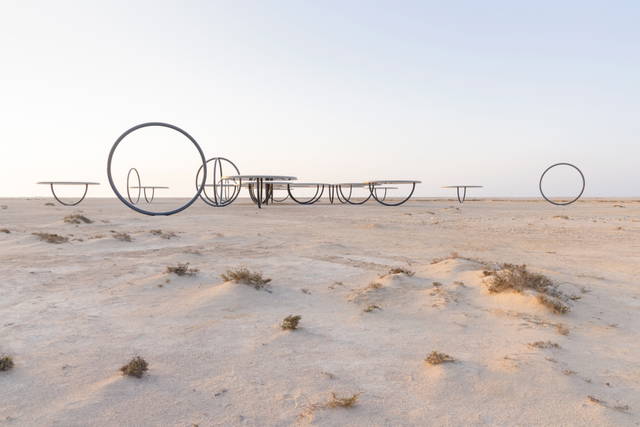 سفر الظلال في بحر النهار (Shadows travelling on the sea of the day)