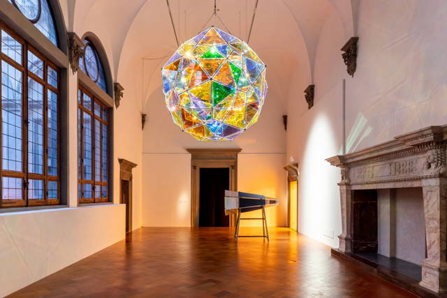 Firefly double polyhedron sphere experiment - Fondazione Palazzo Strozzi, Florence – 2022 - Photo: Ela Bialkowska, OKNO Studio. Courtesy Fondazione Palazzo Strozzi, Florence