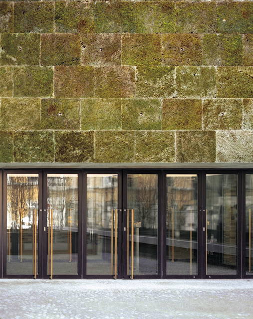 Untitled (Lichtvorhang / Mooswand) - Münchener Rückversicherungs Gesellschaft, Munich – 2002 - Photo: Bruchhaus / Lachenmann