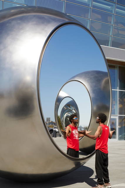 Seeing spheres, 2019 - Chase Center, San Francisco – 2019 - Photo: Matthew Millman