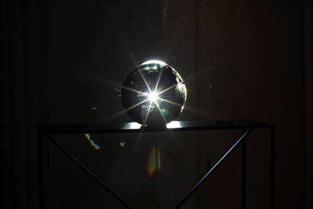 World illuminator, 2014 - Bauhaus-Archiv, Berlin – 2014 - Photo: Alcuin Stevenson / Studio Olafur Eliasson