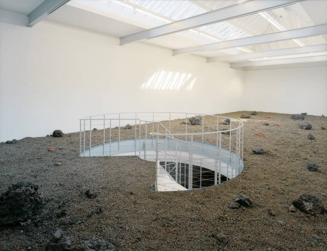 The body as brain - Lava floor: Projekt Sammlung (5), 2007 - Kunsthaus Zug, Switzerland – 2007 - Photo: Florian Holzherr